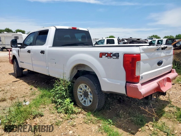 2019 Ford F-250 XL z VIN 1FT7W2BT5KED93161, wystawiony jako Copart lot #59251275 z przebiegiem 156 118 mil mil oraz Czysty tytuł • Clean title. Historia ofert i sprzedaży dostępna na DreamBid. Obrazek 2.