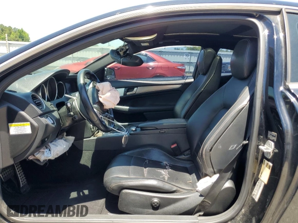 2013 Mercedes-Benz C 250 z VIN WDDGJ4HB0DG094411, wystawiony jako Copart lot #57593055 z przebiegiem 156 212 mil mil oraz Szkoda całkowita • Salvage title. Historia ofert i sprzedaży dostępna na DreamBid. Obrazek 7.