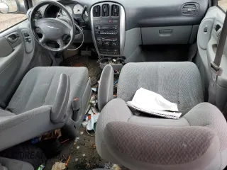 2005 Chrysler Town & Country Touring with VIN 2C4GP54L75R190582, listed as a Copart auction lot 69073993 with 211,299 mi miles and Clean Title. Bid and sale history available at carsss.com. Image 8.
