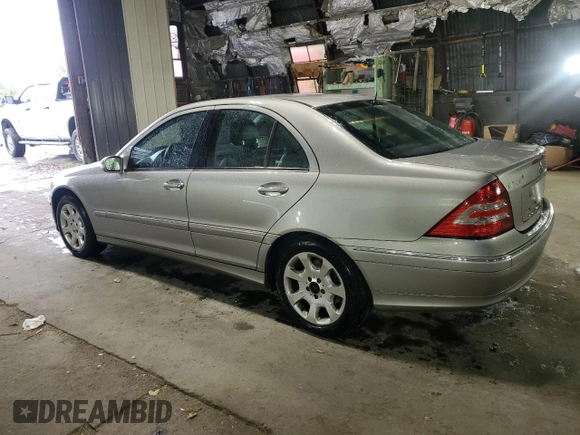 2005 Mercedes-Benz C 320 z VIN WDBRF84J65F557876, wystawiony jako Copart lot #76041884 z przebiegiem 113 664 mil mil oraz Czysty tytuł • Clean title. Historia ofert i sprzedaży dostępna na DreamBid. Obrazek 2.