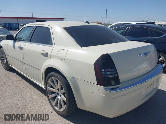 2005 Chrysler 300 with VIN 2C3JA63H55H575644, listed as a IAAI auction lot 41832290 with 184,108 mi miles. Bid and sale history available at carsss.com. Image 3.