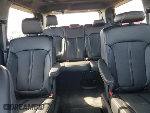 2024 Jeep Wagoneer Series II z VIN 1C4SJUBP3RS122179, wystawiony jako Copart lot #84817074 z przebiegiem 5 190 mil mil oraz Nie do naprawy • Non repairable. Historia ofert i sprzedaży dostępna na DreamBid. Obrazek 10.