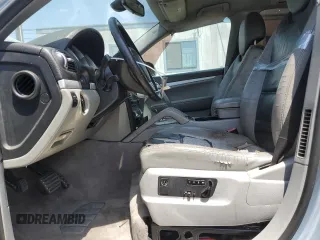 2006 Porsche Cayenne S z VIN WP1AB29P46LA70360, wystawiony jako Copart lot #60824625 z przebiegiem 156 304 mil mil oraz Czysty tytuł • Clean title. Historia ofert i sprzedaży dostępna na DreamBid. Obrazek 7.