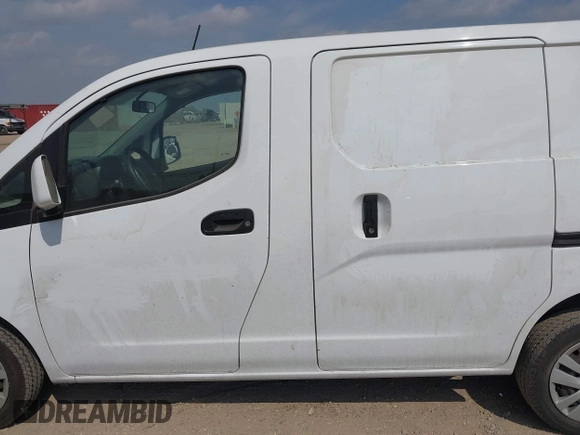 2020 Nissan NV200 Compact Cargo SV with VIN 3N6CM0KN6LK694679, listed as a IAAI auction lot 42060243 with 55,811 mi miles. Bid and sale history available at carsss.com. Image 14.