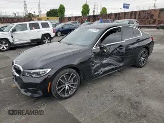 2020 BMW 3 Series 330i z VIN 3MW5R1J04L8B11688, wystawiony jako Copart lot #55355505 z przebiegiem 87 498 mil mil oraz Szkoda całkowita • Salvage title. Historia ofert i sprzedaży dostępna na DreamBid. Obrazek 1.