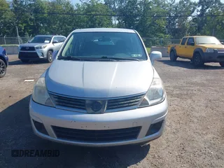2007 Nissan Versa SL с VIN 3N1BC13E57L394446, выставлен на аукционе IAAI как лот 42855943 с пробегом 169 375 миль миль и . История ставок и продаж доступна на DreamBid. Изображение 6.