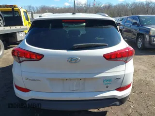 2017 Hyundai Tucson SE with VIN KM8J3CA40HU403622, listed as a IAAI auction lot 41698388 with 98,620 mi miles. Bid and sale history available at carsss.com. Image 16.