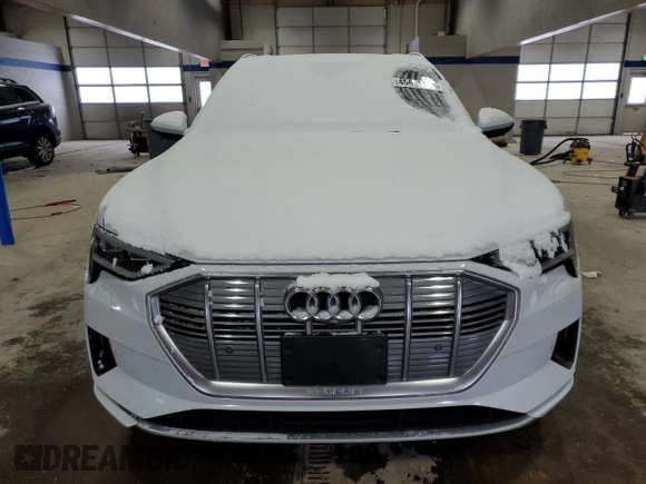2021 Audi e-tron Premium Plus с VIN WA1LAAGE9MB003971, выставлен на аукционе Copart как лот 45421695 с пробегом 19 940 миль миль и Списание • Salvage title. История ставок и продаж доступна на DreamBid. Изображение 5.