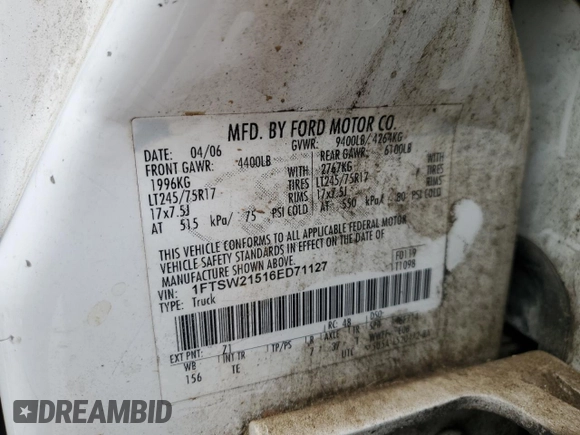 2006 Ford F-250 XL z VIN 1FTSW21516ED71127, wystawiony jako Copart lot #52815955 z przebiegiem 283 978 mil mil oraz Szkoda całkowita • Salvage title. Historia ofert i sprzedaży dostępna na DreamBid. Obrazek 12.