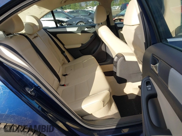 2013 Volkswagen Jetta Hybrid SEL with VIN 3VW637AJ2DM303167, listed as a IAAI auction lot 41353536 with 64,964 mi miles and . Bid and sale history available at DreamBid. Image 8.