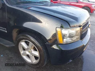 2010 Chevrolet Suburban LTZ with VIN 1GNUKKE37AR188966, listed as a IAAI auction lot 41833988 with 215,922 mi miles. Bid and sale history available at carsss.com. Image 6.