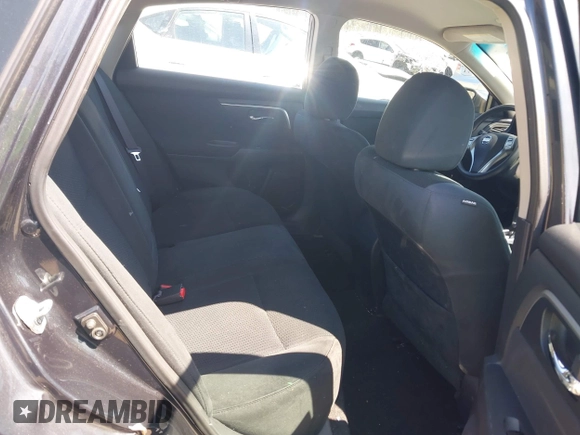 2015 Nissan Altima 2.5 S with VIN 1N4AL3AP3FN335392, listed as a IAAI auction lot 42102649 with 70,122 mi miles. Bid and sale history available at carsss.com. Image 8.
