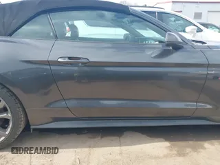 2019 Ford Mustang GT Premium z VIN 1FATP8FF2K5140520, wystawiony jako IAAI lot #41399442 z przebiegiem 101 737 mil mil oraz . Historia ofert i sprzedaży dostępna na DreamBid. Obrazek 13.