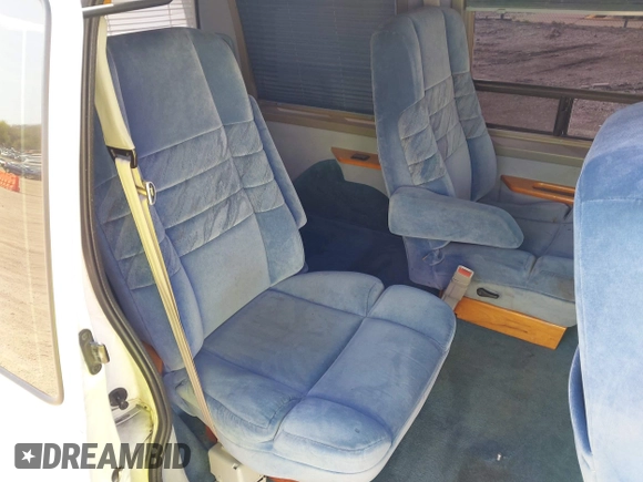 1995 Chevrolet Astro Cargo Van with VIN 1GBDM19W2SB148388, listed as a IAAI auction lot 42126915 with 135,062 mi miles. Bid and sale history available at carsss.com. Image 8.