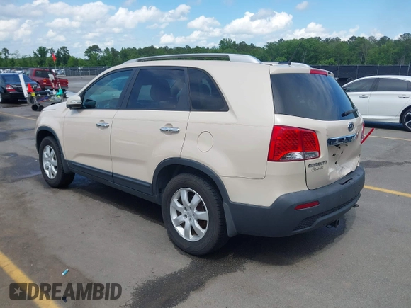 2011 Kia Sorento LX with VIN 5XYKT4A18BG076514, listed as a IAAI auction lot 41930933 with 186,783 mi miles. Bid and sale history available at carsss.com. Image 3.