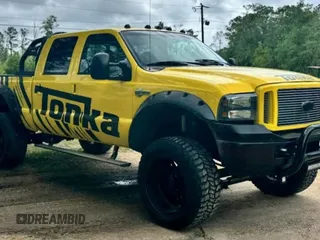 2006 Ford F-350 XL z VIN 1FTWW31P56EC45345, wystawiony jako Copart lot #52298495 z przebiegiem 69 876 mil mil oraz Czysty tytuł • Clean title. Historia ofert i sprzedaży dostępna na DreamBid. Obrazek 4.