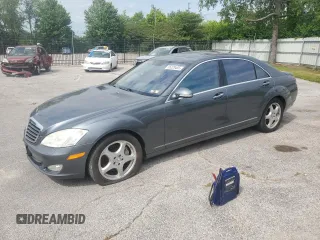 2007 Mercedes-Benz S 550 z VIN WDDNG86X97A143852, wystawiony jako Copart lot #55229455 z przebiegiem 167 485 mil mil oraz Czysty tytuł • Clean title. Historia ofert i sprzedaży dostępna na DreamBid. Obrazek 1.