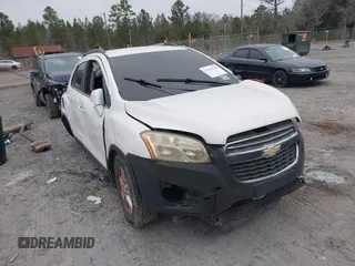 2015 Chevrolet Trax LT with VIN 3GNCJLSB4FL184372, listed as a IAAI auction lot 41553948 with 125,688 mi miles. Bid and sale history available at carsss.com. Image 1.