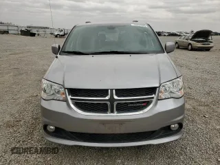 2019 Dodge Grand Caravan SXT with VIN 2C4RDGCG8KR512773, listed as a Copart auction lot 49854995 with 111,434 mi miles and Salvage Title. Bid and sale history available at DreamBid. Image 5.