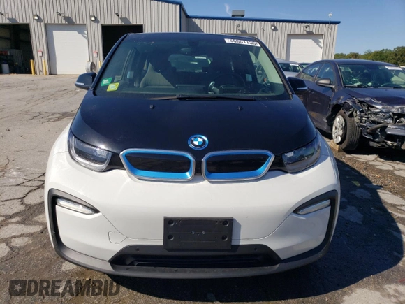 2019 BMW i3 with VIN WBY8P2C51K7D21073, listed as a Copart auction lot 68801733 with 27,386 mi miles. Bid and sale history available at carsss.com. Image 5.