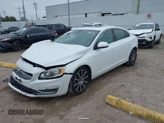2017 Volvo S60 Inscription with VIN LYV402HK1HB128099, listed as a IAAI auction lot 41331325 with 77,789 mi miles. Bid and sale history available at carsss.com. Image 19.