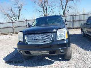 2008 GMC Yukon Denali z VIN 1GKFK63888J136525, wystawiony jako IAAI lot #41975399 z przebiegiem 210 624 mil mil oraz . Historia ofert i sprzedaży dostępna na DreamBid. Obrazek 12.