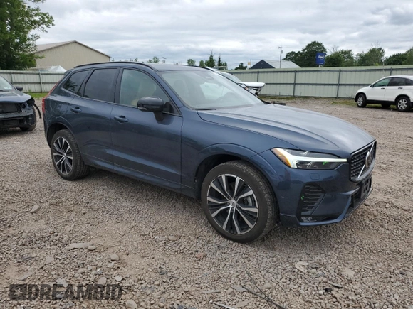 2023 Volvo XC60 Ultimate Dark Theme z VIN YV4L12RX2P1373659, wystawiony jako Copart lot #61017835 z przebiegiem 26 307 mil mil oraz Szkoda całkowita • Salvage title. Historia ofert i sprzedaży dostępna na DreamBid. Obrazek 4.