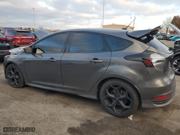 2015 Ford Focus ST with VIN 1FADP3L90FL382472, listed as a Copart auction lot 82458244 with 83,843 mi miles and Salvage Title. Bid and sale history available at carsss.com. Image 2.