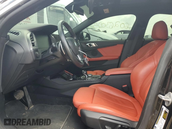 2020 BMW 2 Series 228i xDrive z VIN WBA73AK08L7F98097, wystawiony jako Copart lot #60263025 z przebiegiem 21 612 mil mil oraz Czysty tytuł • Clean title. Historia ofert i sprzedaży dostępna na DreamBid. Obrazek 7.