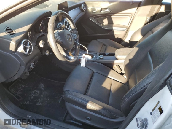 2019 Mercedes-Benz CLA 250 z VIN WDDSJ4GB3KN767079, wystawiony jako Copart lot #46797115 z przebiegiem 57 857 mil mil oraz Czysty tytuł • Clean title. Historia ofert i sprzedaży dostępna na DreamBid. Obrazek 7.