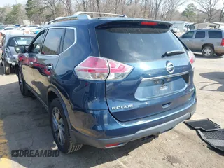 2015 Nissan Rogue SV with VIN 5N1AT2MV2FC795908, listed as a IAAI auction lot 41804631 with 136,453 mi miles. Bid and sale history available at carsss.com. Image 3.