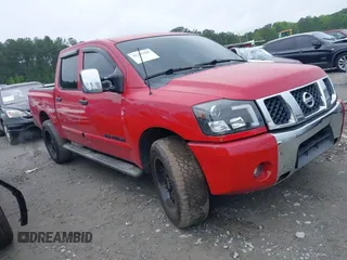 2005 Nissan Titan LE с VIN 1N6BA07B25N533813, выставлен на аукционе IAAI как лот 42205509 с пробегом 247 642 миль миль и . История ставок и продаж доступна на DreamBid. Изображение 1.