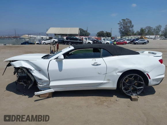 2019 Chevrolet Camaro 1LT with VIN 1G1FB3DX9K0140041, listed as a IAAI auction lot 42799146 with 140,681 mi miles and . Bid and sale history available at DreamBid. Image 14.