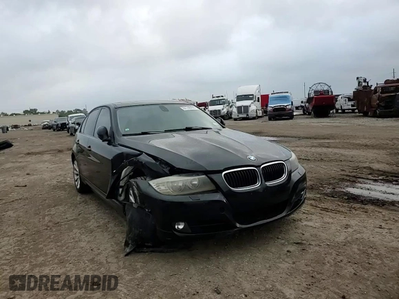 2011 BMW 3 Series 328i xDrive z VIN WBAPK7C54BF195834, wystawiony jako Copart lot #51740295 z przebiegiem 146 972 mil mil oraz Szkoda całkowita • Salvage title. Historia ofert i sprzedaży dostępna na DreamBid. Obrazek 10.