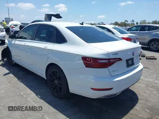 2020 Volkswagen Jetta S z VIN 3VWC57BU5LM080448, wystawiony jako IAAI lot #42267311 z przebiegiem 64 301 mil mil oraz . Historia ofert i sprzedaży dostępna na DreamBid. Obrazek 3.