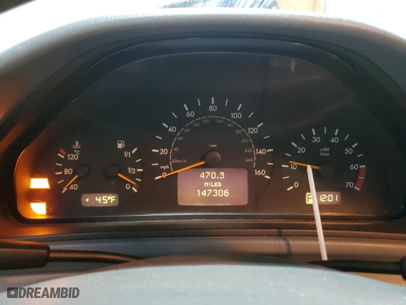 2000 Mercedes-Benz CLK-Class with VIN WDBLK65G7YT034199, listed as a Copart auction lot 45511555 with 147,306 mi miles and Clean Title. Bid and sale history available at carsss.com. Image 9.