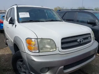 2002 Toyota Sequoia SR5 with VIN 5TDZT34A32S119339, listed as a IAAI auction lot 41616726 with 284,573 mi miles. Bid and sale history available at carsss.com. Image 1.