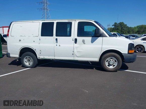 2013 Chevrolet Express Cargo z VIN 1GCWGFBA8D1141378, wystawiony jako IAAI lot #42187304 z przebiegiem 272 585 mil mil oraz . Historia ofert i sprzedaży dostępna na DreamBid. Obrazek 13.