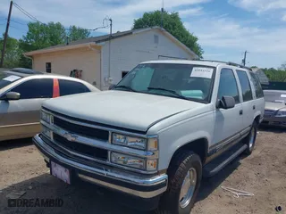 1996 Chevrolet Tahoe with VIN 1GNEK13R4TJ340094, listed as a IAAI auction lot 42044326 with 178,418 mi miles. Bid and sale history available at carsss.com. Image 2.