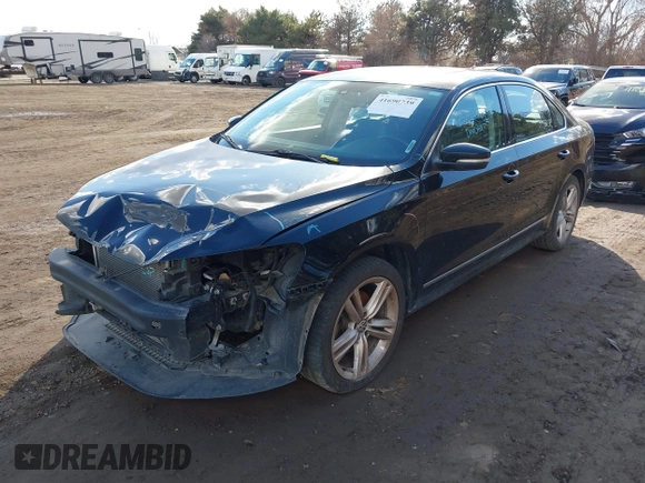 2014 Volkswagen Passat TDI SEL Premium with VIN 1VWCN7A33EC092174, listed as a IAAI auction lot 41690739 with 141,095 mi miles. Bid and sale history available at carsss.com. Image 2.