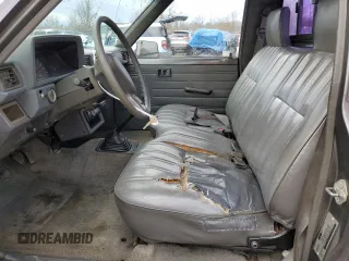 1988 Toyota Pickup z VIN JT4RN50R1J5149025, wystawiony jako Copart lot #41651215 z przebiegiem 263 997 mil mil oraz Szkoda całkowita • Salvage title. Historia ofert i sprzedaży dostępna na DreamBid. Obrazek 7.