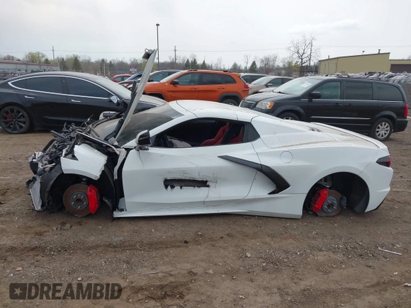 2023 Chevrolet Corvette 1LT z VIN 1G1YA3D48P5111528, wystawiony jako IAAI lot #41932326 z przebiegiem Nie podano mil oraz . Historia ofert i sprzedaży dostępna na DreamBid. Obrazek 13.