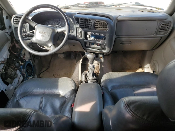 2000 GMC Jimmy Diamond Edition Luxury with VIN 1GKDT13W0Y2131772, listed as a Copart auction lot 50996535 with 256,958 mi miles and Salvage Title. Bid and sale history available at carsss.com. Image 8.