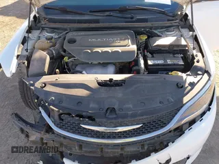 2015 Chrysler 200 Limited with VIN 1C3CCCAB8FN538189, listed as a IAAI auction lot 41750361 with 155,532 mi miles. Bid and sale history available at carsss.com. Image 10.