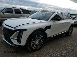 2024 Cadillac LYRIQ Luxury z VIN 1GYKPSRK6RZ121087, wystawiony jako Copart lot #83309844 z przebiegiem 3038 mil mil oraz Szkody całkowita. Historia ofert i sprzedaży dostępna na DreamBid. Obrazek 1.