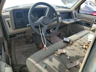 1988 Chevrolet Silverado 1500 with VIN 1GCDK14K8JE202800, listed as a Copart auction lot 53239605 with 186,894 mi miles and Salvage Title. Bid and sale history available at DreamBid. Image 8.