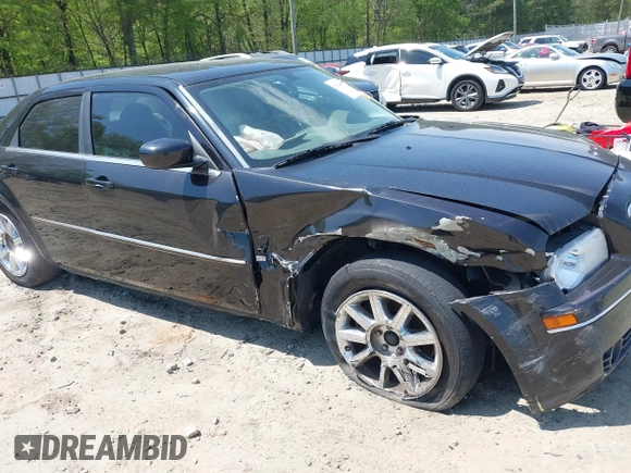 2008 Chrysler 300 Touring with VIN 2C3LA53G78H272475, listed as a IAAI auction lot 41998387 with 177,858 mi miles. Bid and sale history available at carsss.com. Image 6.