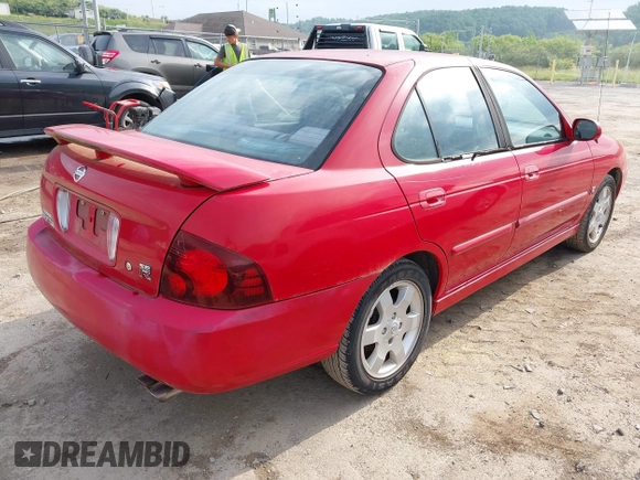 2006 Nissan Sentra SE-R Spec V z VIN 3N1AB51D46L497405, wystawiony jako IAAI lot #42447316 z przebiegiem 103 443 mil mil oraz . Historia ofert i sprzedaży dostępna na DreamBid. Obrazek 4.