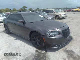 2021 Chrysler 300 with VIN 2C3CCABG5MH550210, listed as a IAAI auction lot 37195041 with 41,000 mi miles. Bid and sale history available at carsss.com. Image 1.