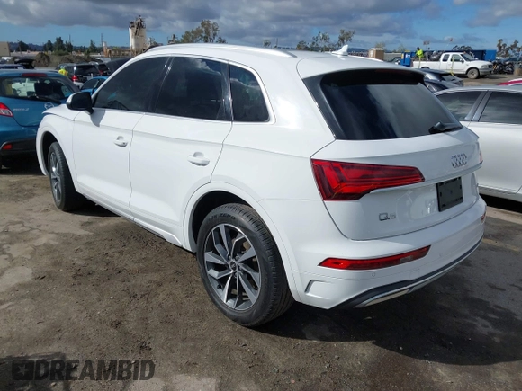 2021 Audi Q5 Premium Plus with VIN WA1BAAFY4M2005294, listed as a IAAI auction lot 41740675 with 34,166 mi miles. Bid and sale history available at carsss.com. Image 3.